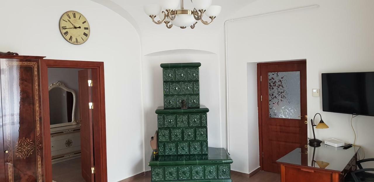 My-Lord Luxapartman Eger Buitenkant foto